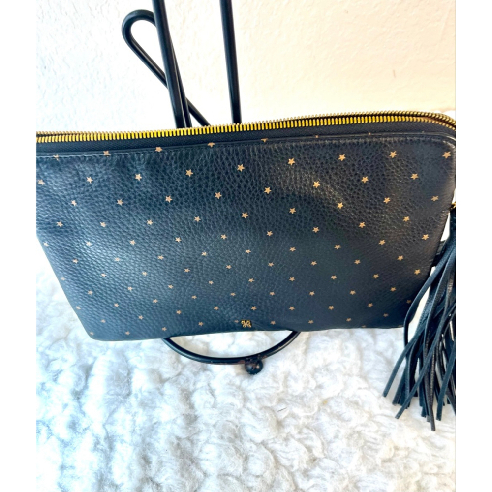 Hobo Wayfare wristlet in black pebbled leather with gold stars - Picture 2 of 6